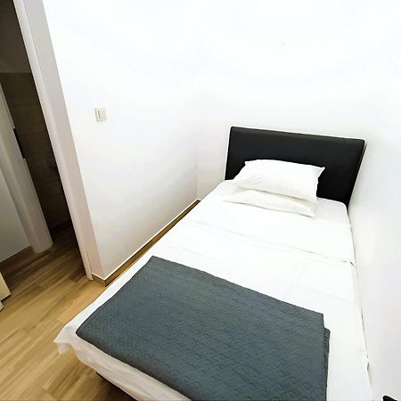 Apartments In Turanj, 20M From The Beach Sukosan Ngoại thất bức ảnh